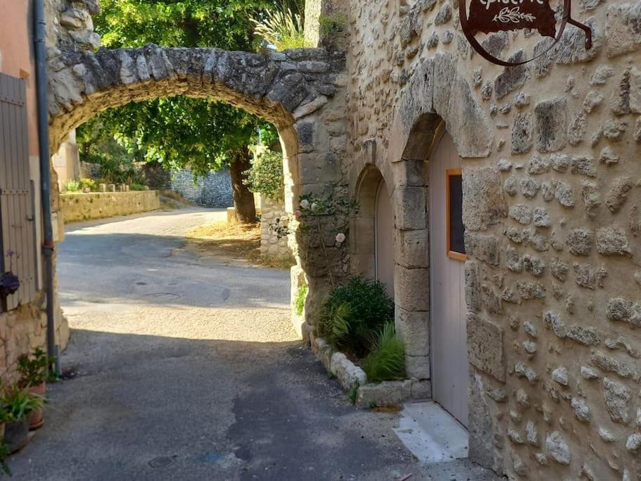 Le Clos Du Rempart - 2 A 4 Pers. Saint-Restitut Екстериор снимка